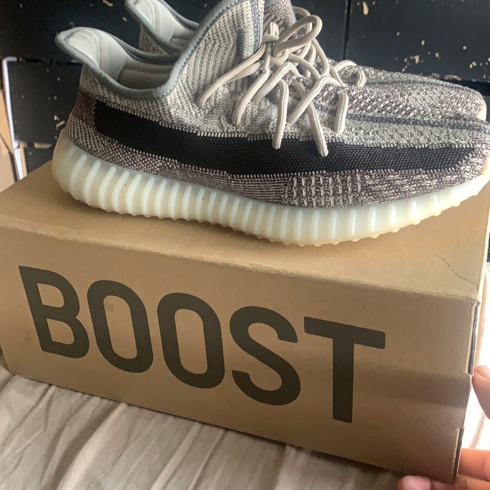 Yezzy 350 v2 100% Authetic With Receipt and Box